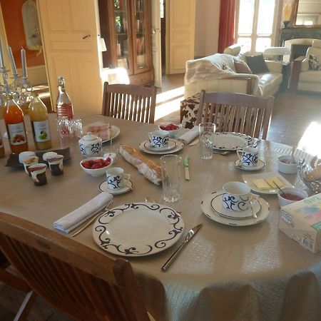 Les Palmiers Bed & Breakfast Mauves Bagian luar foto